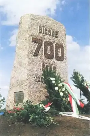 700 éves emlékkö, Bicske