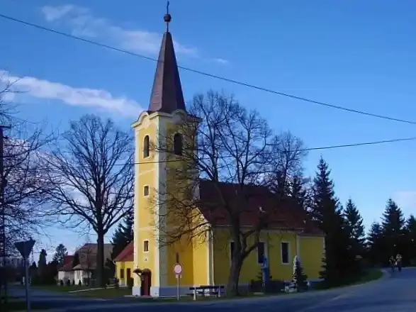 Szent István király templom, Alsóújlak