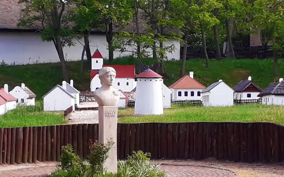 Mini Skanzen, Ászár