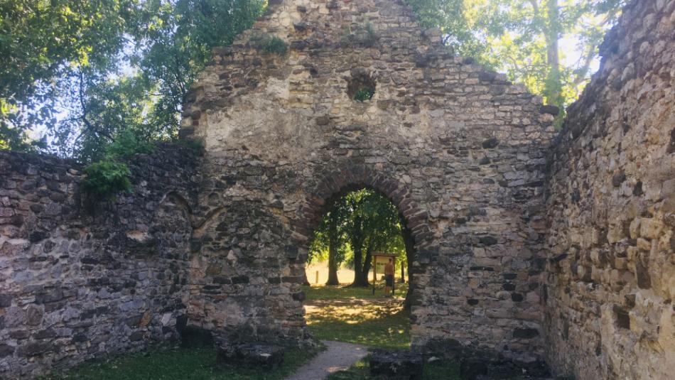 Kövesdi templomrom, Aszófő