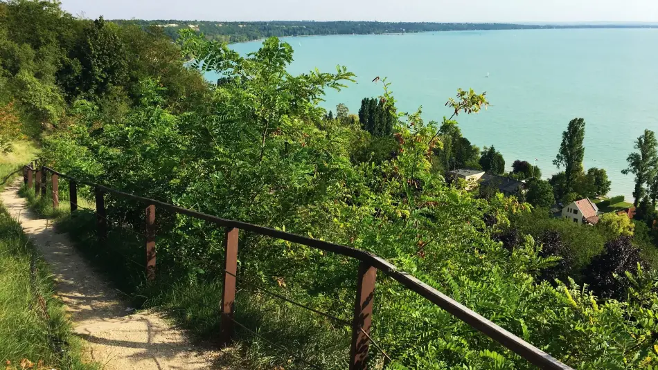 Kisfaludy kilátó, Balatonakarattya