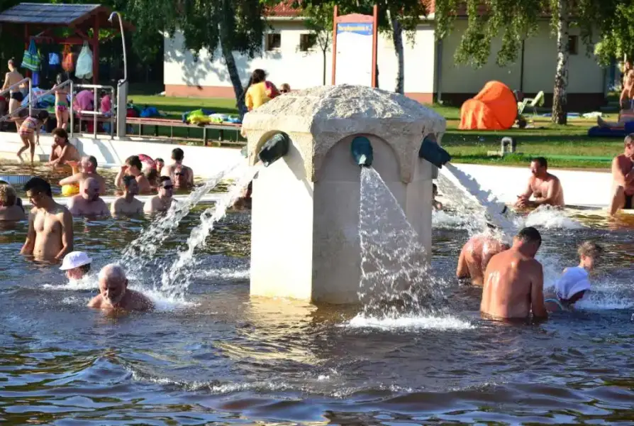 Berekfürdői Termál- és Strandfürdő, Berekfürdő