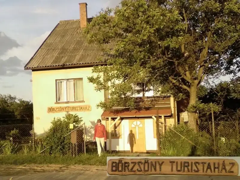 Börzsöny turistaház, Borsosberény