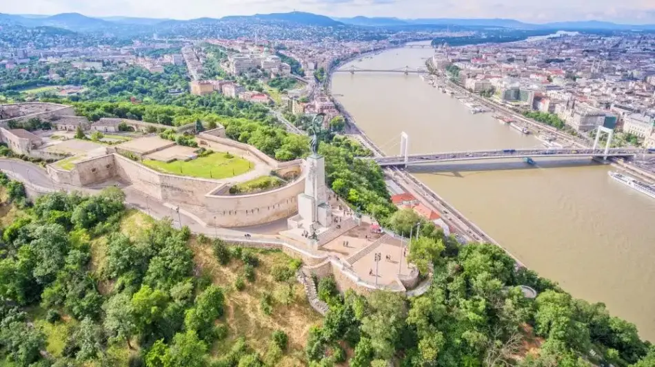 Szabadság szobor  - Citadella, Budapest