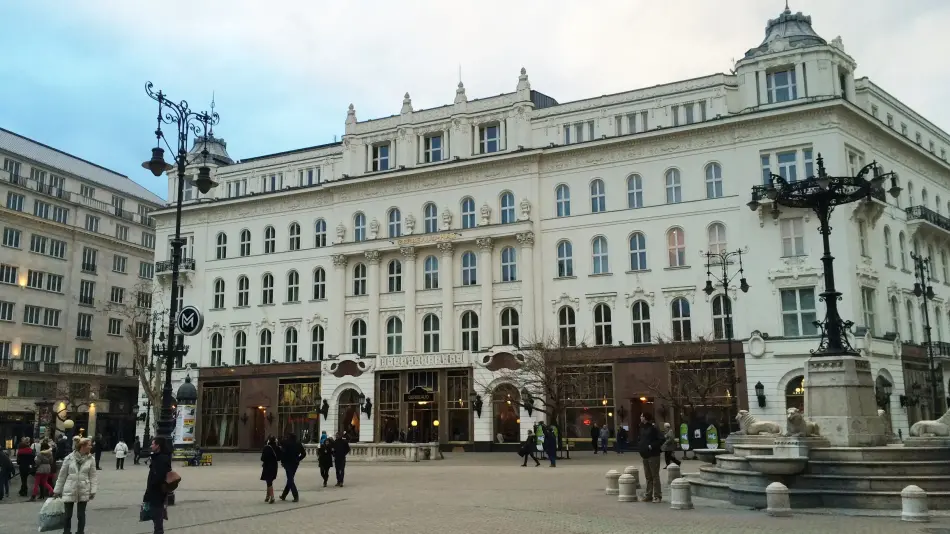 Vörösmarty tér, Budapest