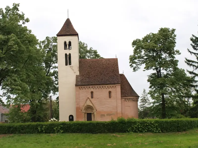 Románkori Szent Mihály templom, Csempeszkopács