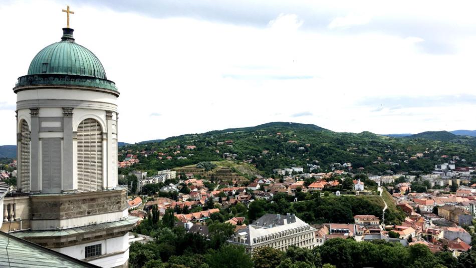 Esztergomi Bazilika és Főszékesegyházi Kincstár, Esztergom