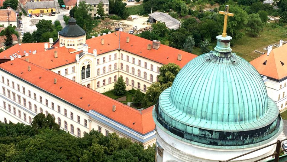 Esztergomi Bazilika és Főszékesegyházi Kincstár, Esztergom