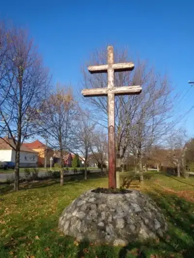 Millenniumi kettőskereszt, Győrsövényház