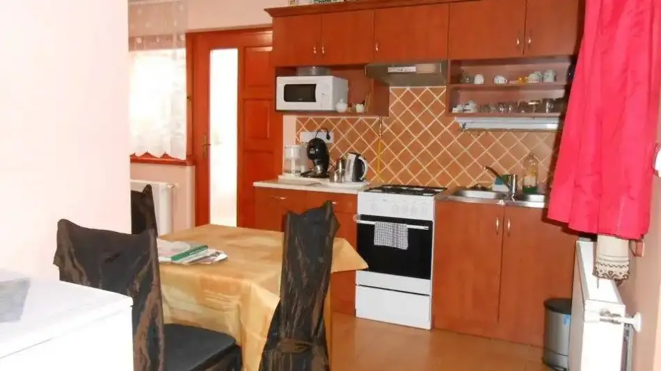 Abba Apartman, Gyula