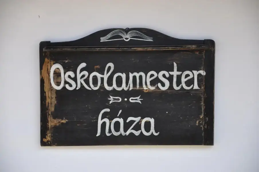 Oskolamester háza, Hollókő