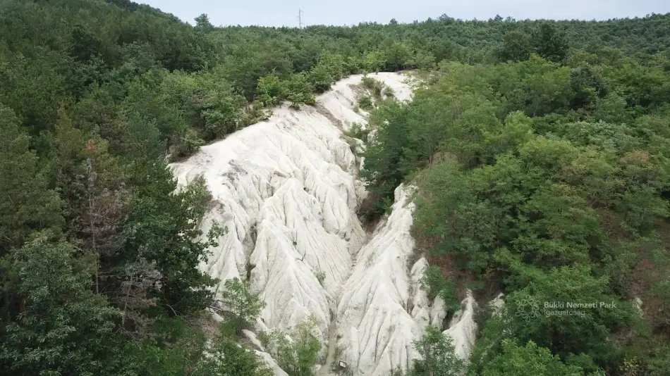 Kazári Riolittufa, Kazár