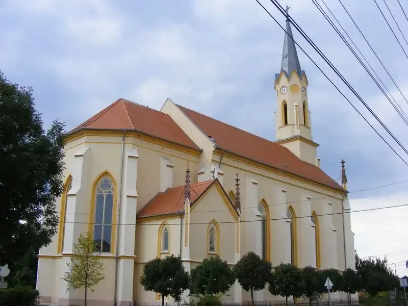 Szentháromság-templom, Fadd