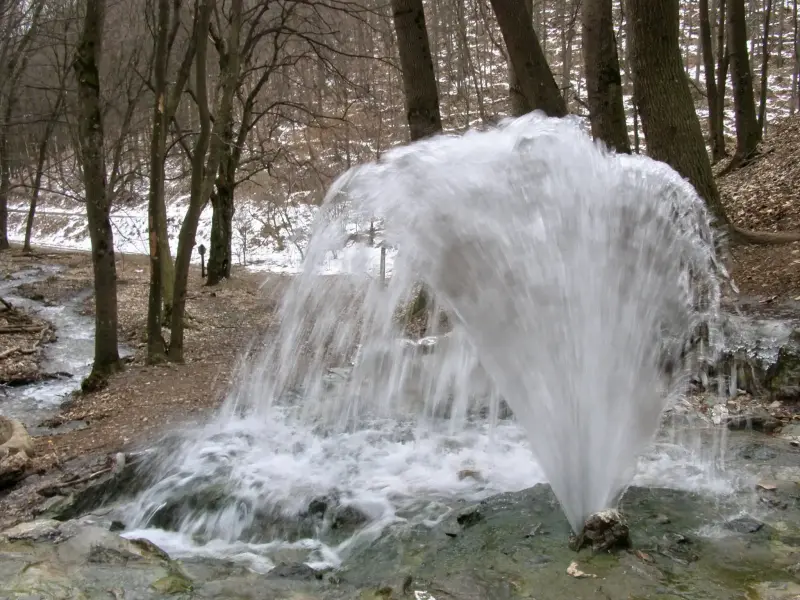 Vöröskő-forrás, Felsőtárkány