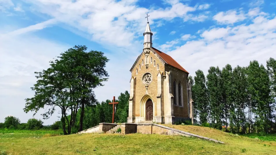 Zichy-emlékkápolna, Lórév