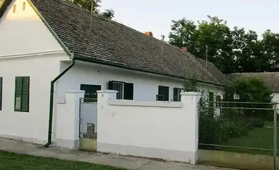 Burghardt-Ház, Majs