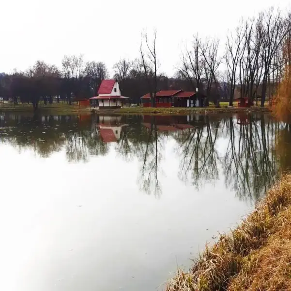 Csónakázótó, Ózd