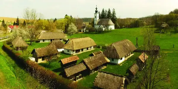 Szennai Skanzen, Szenna