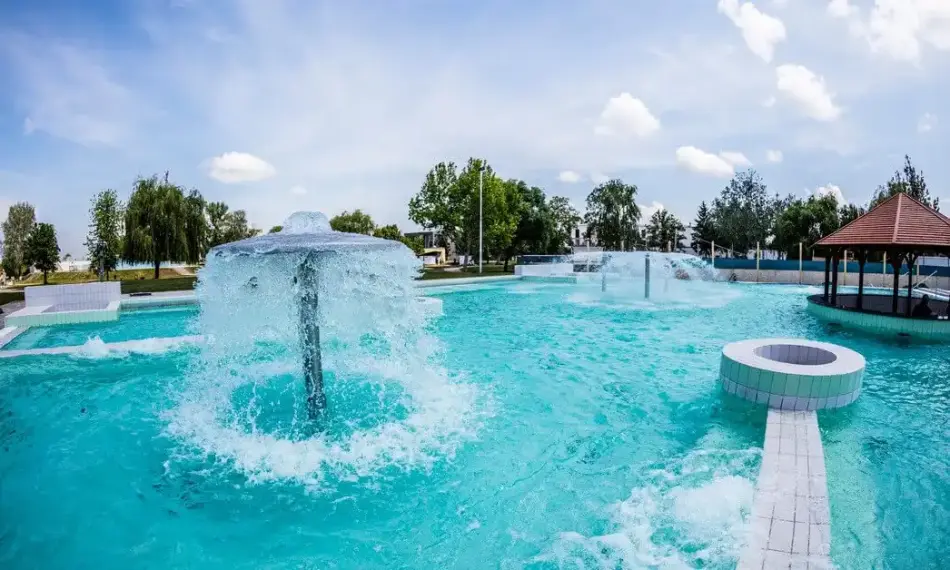 Aquacinema Gyógy- és Wellnessfürdő, Kisvárda