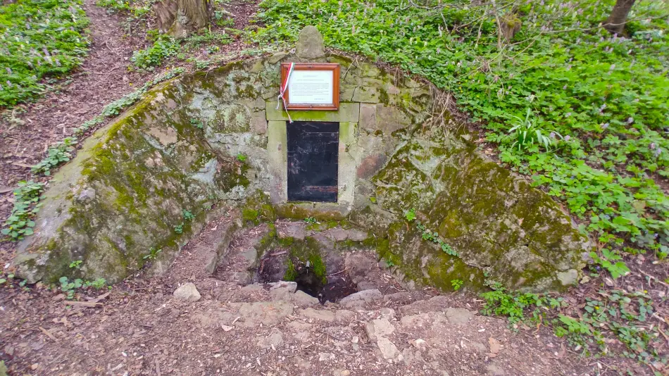 Klastrom kút, Pilisszentkereszt