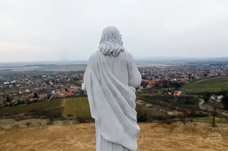 Áldó Jézus szobor és panorámasétány, Tarcal