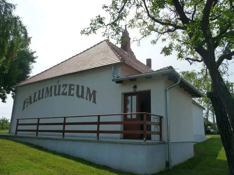 Falumúzeum, Mencshely