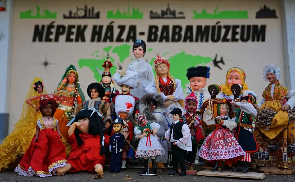 Népek háza Babamúzeum, Csongrád