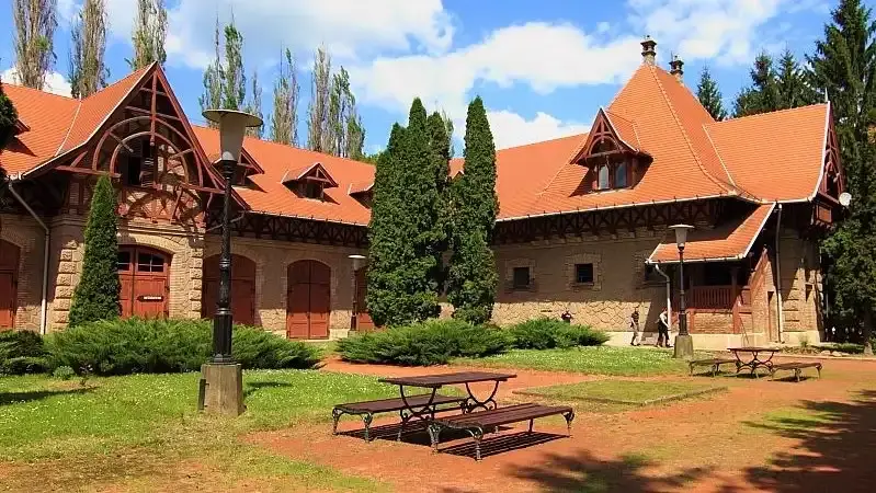 Cifra Istálló és Kocsimúzeum, Parád