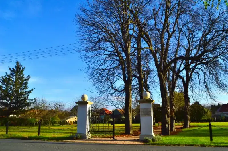 Kegyeleti Park, Petőháza