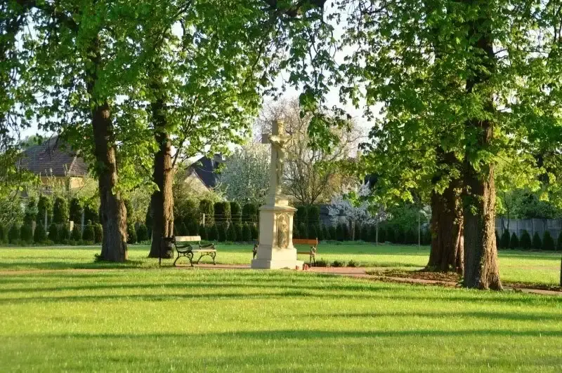 Kegyeleti Park, Petőháza