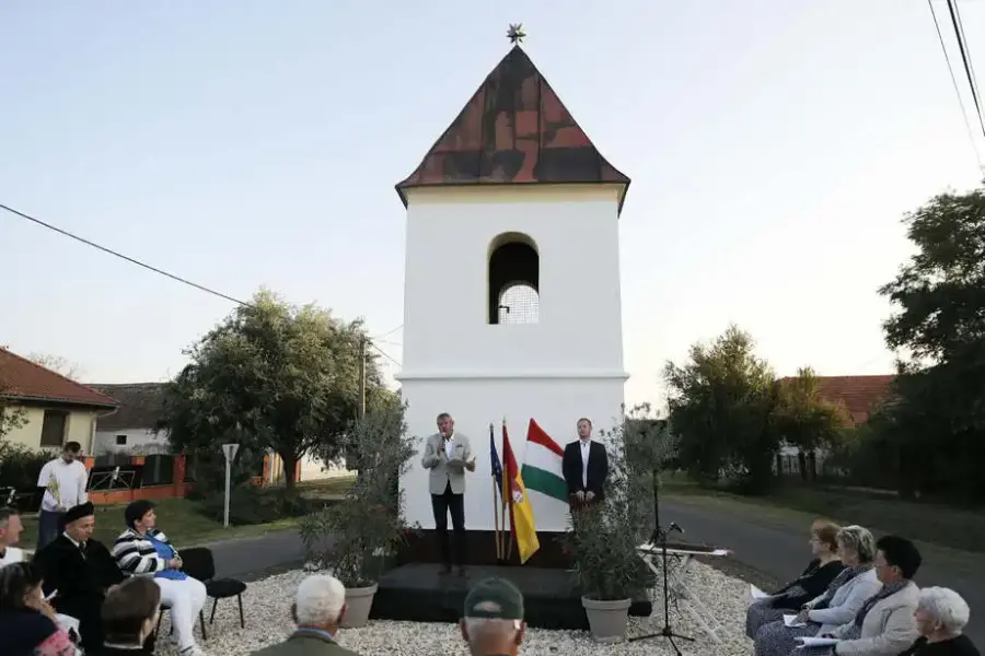 Harangláb, Sorkikápolna