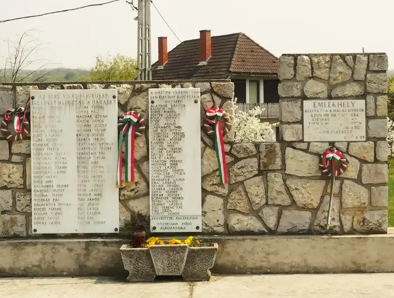 Világháborús hősök emlékmű, Szőlősgyörök