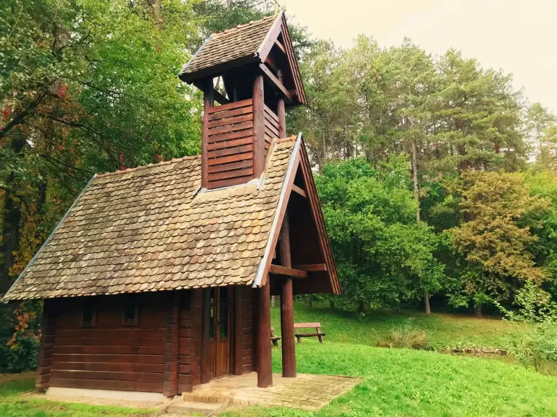 Szent Hubertus fakápolna, Tamási