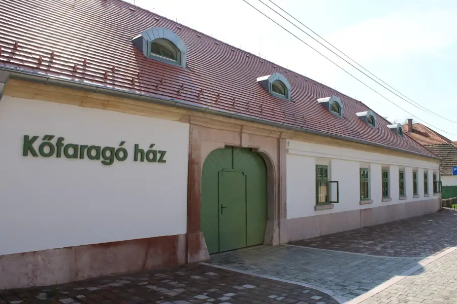 Kőfaragó-ház, Tata