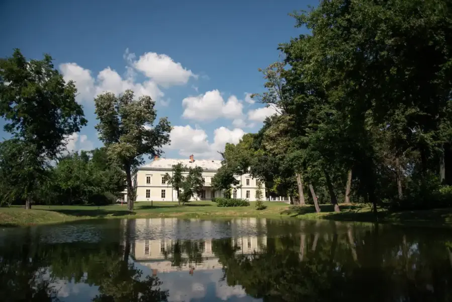 Degenfeld-Schomburg kastély, Téglás