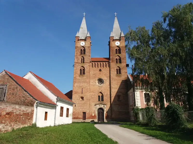 Gyümölcsoltó Boldogasszony templom, Türje