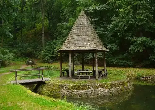 Andó-kúti Erdei Tanösvény, Varbó