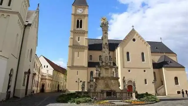 Szentháromság tér, Veszprém