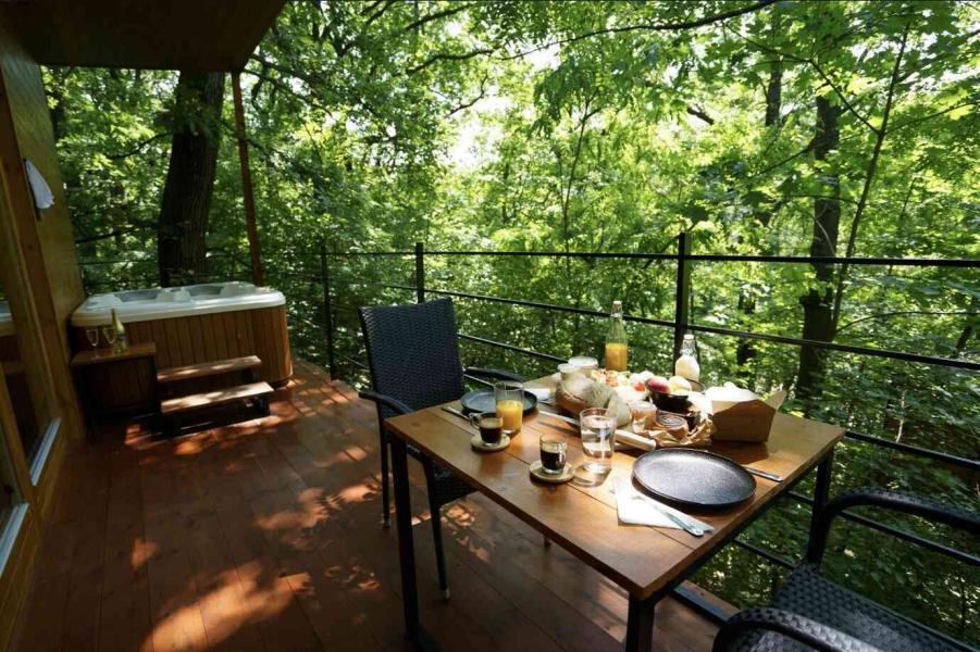 Woodhouses Noszvaj, Noszvaj