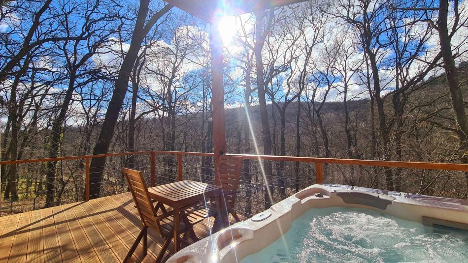 Woodhouses Noszvaj, Noszvaj