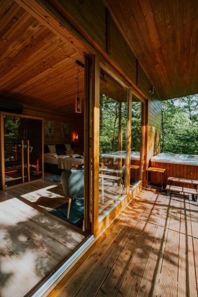 Woodhouses Noszvaj, Noszvaj