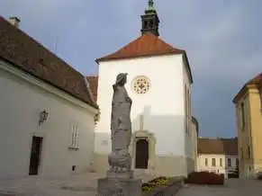Kálmáncsehi Domonkos szobra, Székesfehérvár