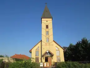 Dunavecse-Katolikus-templom.webp