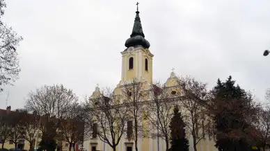 Hodmezovasarhely_belvarosi_katolikus_templom.webp