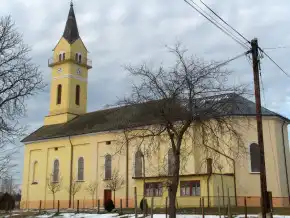 Homokmegy-Katolikus-templom.webp