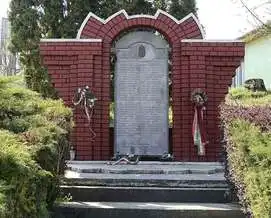 Világháborús emlékmű, Kisbárapáti