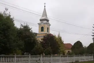 Kirandulastervezo-Korom-Katolikus-templom.webp