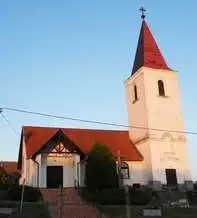 Kirandulastervezo-Lothard-Katolikus-templom.webp