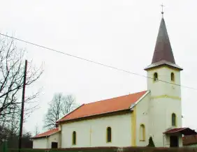 Kirandulastervezo-Monaj-Katolikus-templom.webp