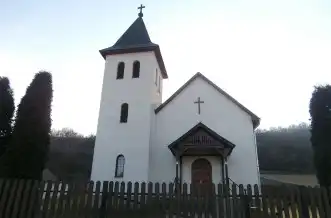 Kirandulastervezo-Sajovelezd-Katolikus-templom.webp